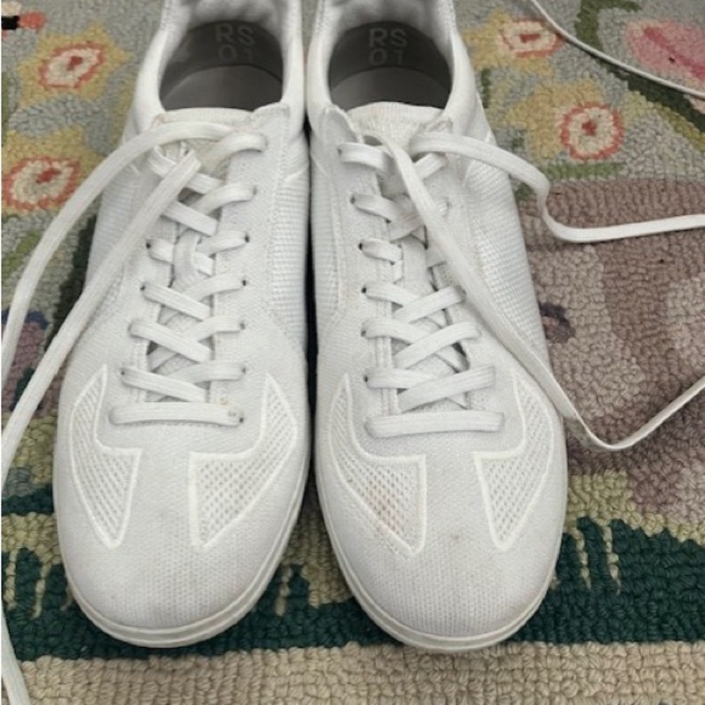 Rothys RS01 White sneakers-10.5....great condition